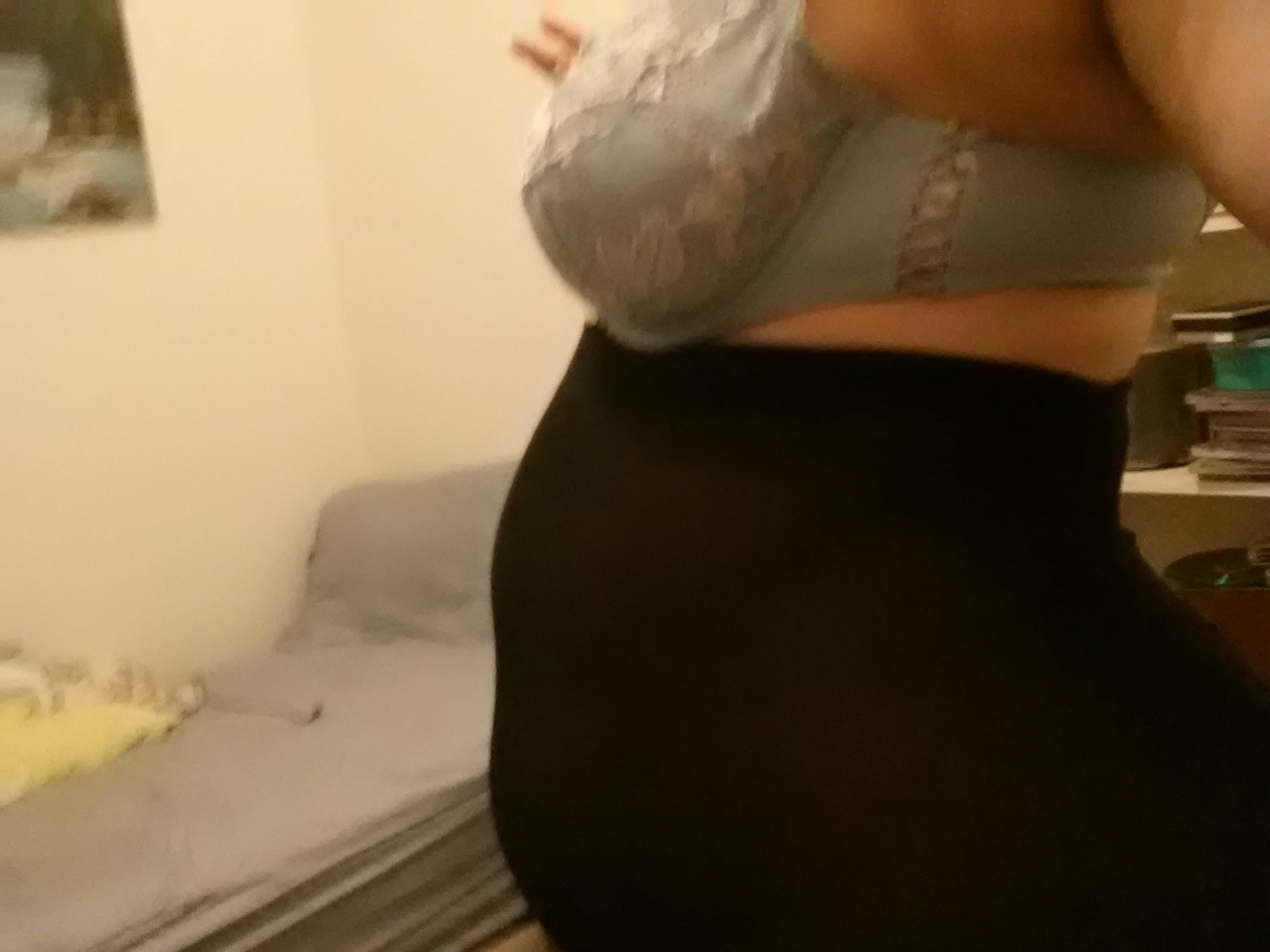 ringabelly:  I’m so full right now that my tummy is all sloshy when I shake it