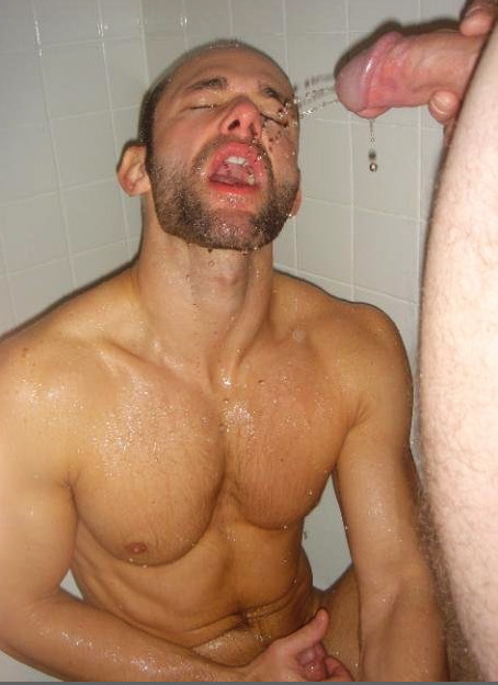 muskelimiehet2:  Ooooh… just see that masculine piss pig in his favourite action.