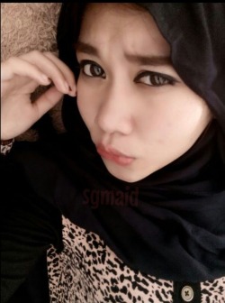 sgmaid:  Miss J, si hijab yg manis dan tatapan sange nya bikin om nafsu banget liatin nya.