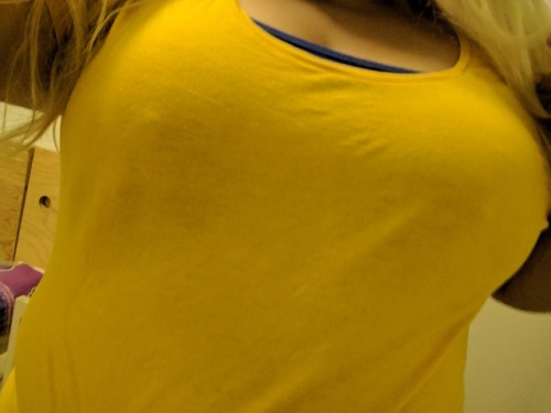 wetndirtybatgirl: It’s a Blue and Gold kind of day.  It’s also a little cold!!