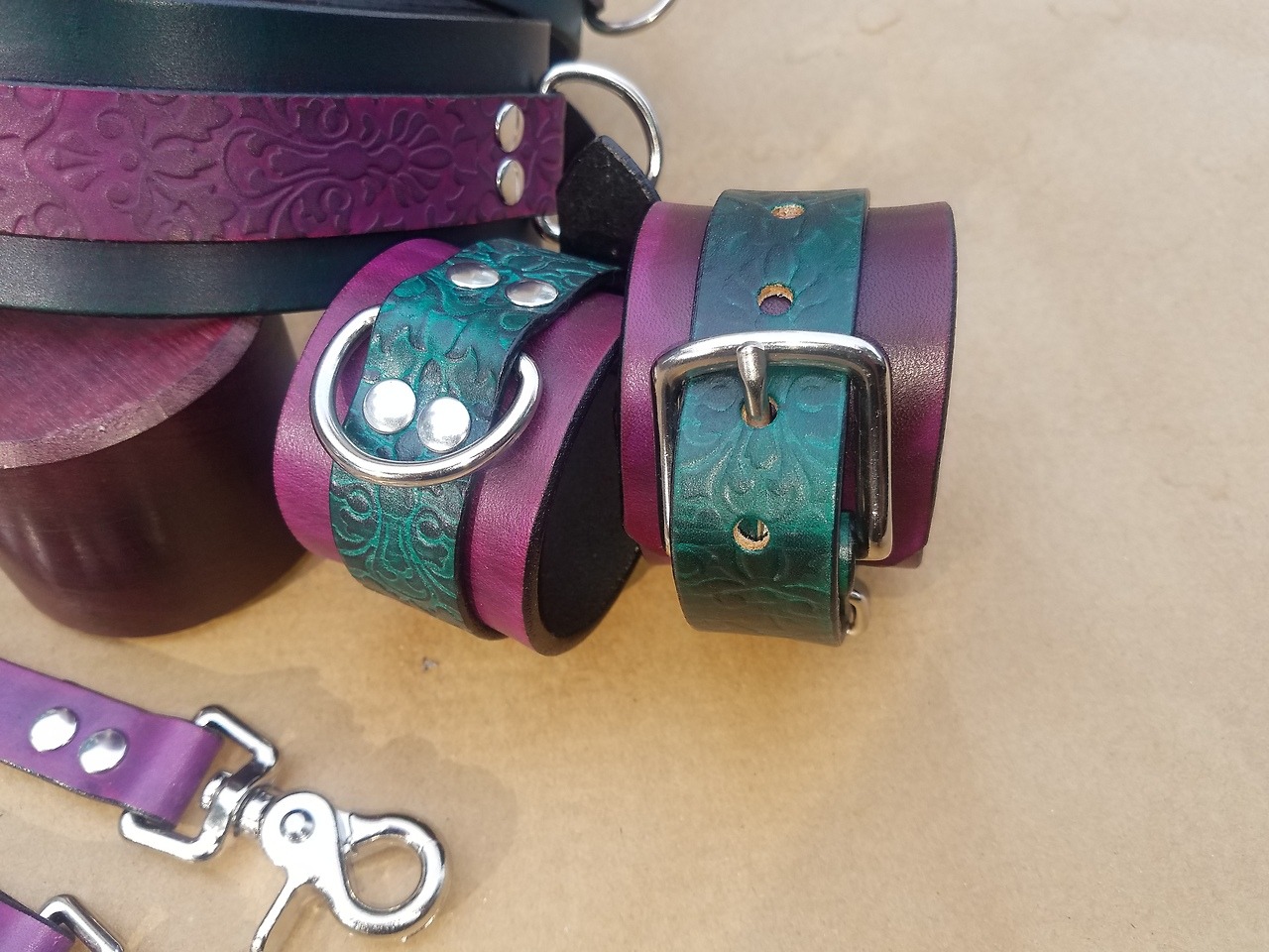 purrr-maid: dominionleathershop:   There is an order finally finished that i got