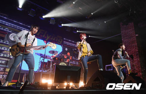 170802 THE REAL: N.Flying comeback showcase (1)cr: osen