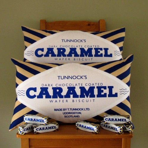 cutesign:These cute drool-worthy English biscuit pillows, by Nikki McWilliams, are the perfect accom