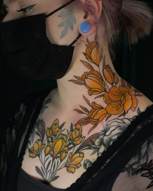 allthepiercingsandbodymods:  allthepiercingsandbodymods:Flower neck tattoos by Jentonic. Follow my other body modification blogs here: https://linktr.ee/piercingsandmods