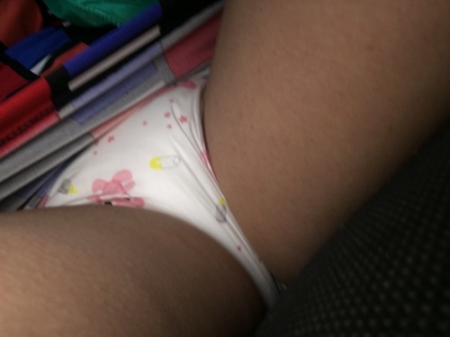 XXX diaperedmilf:  People will think these are photo