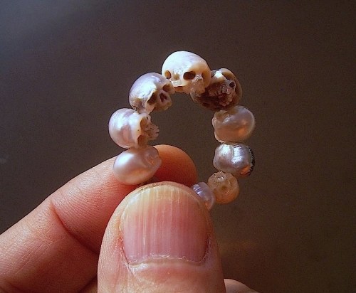 XXX sixpenceee:  “Carved from Pearls”(Source) photo