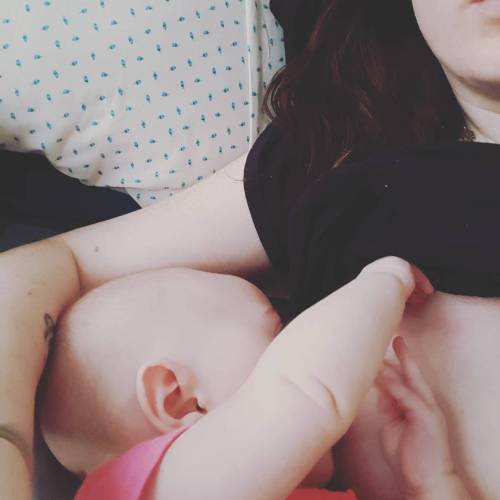 cherenobul:Good morning! #Lorelei #me #breastfeeding(at Wilmington, North Carolina)