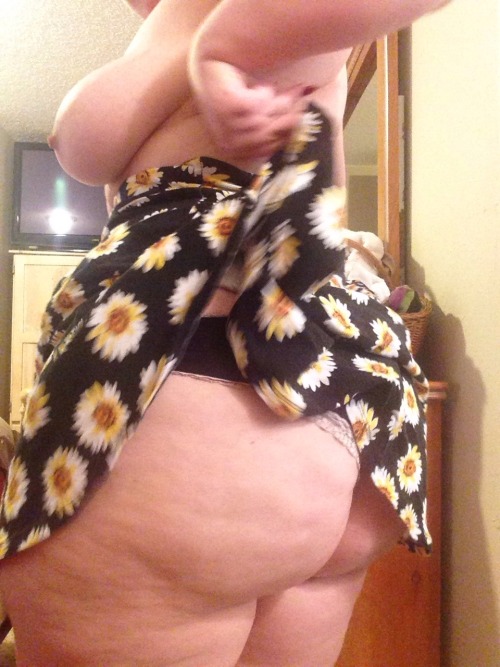 Bigbootyellie