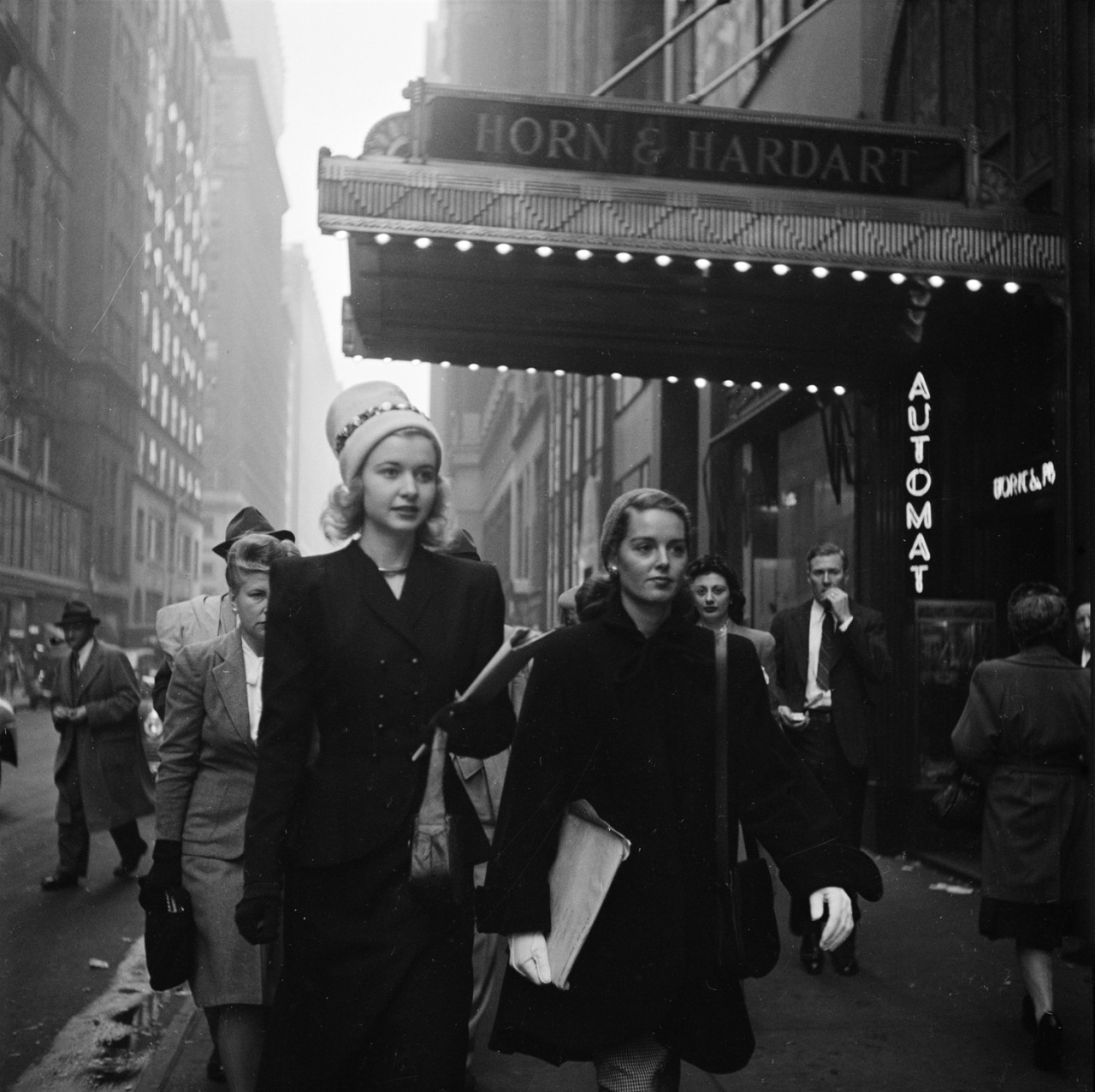  crowcrow: Stanley Kubrick 1940’s photography. 