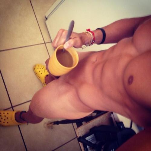 https://gay-is-so-cuuute.tumblr.com/post/127715832386