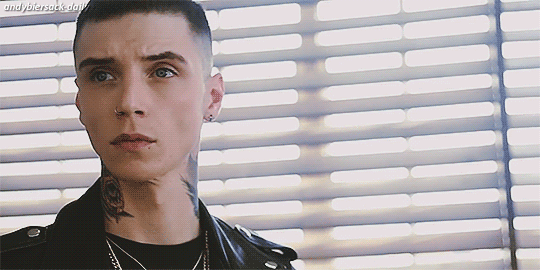 Multi Fandom Extraordinaire Remember Who She Calls Andy Biersack X Mgk X