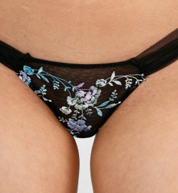 mrmeeto0:  #blackpanties #flowers #sexylingerie #pussy #pantypull #beautiful #pantyfetish 