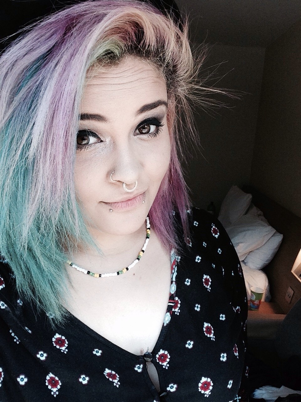 0urskin:  uklesbians:  come say hey   www.peace-and-b00bs.tumblr.com  my fave