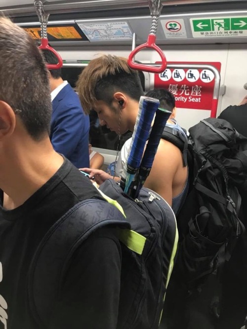 tw-personal-best: 這手臂，外型與膚色，讓人inin的 香港男仔 無得輸