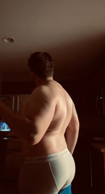 runningupthathillnp-deactivated:Should I gain even more?! Looking crazy chonky and