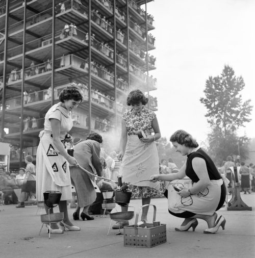 jeroenapers:Een toren op de Schweizerische Ausstellung für Frauenarbeit anno 1958 in Zürich, een ont
