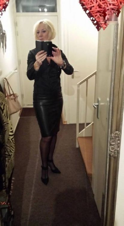 claire-johnson-fantastic: Elegant lady Sexy hot momma