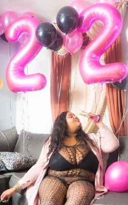 anyaithesaiyan: So this happened 😍 my friends threw me a birthday lingerie slumber party 😭