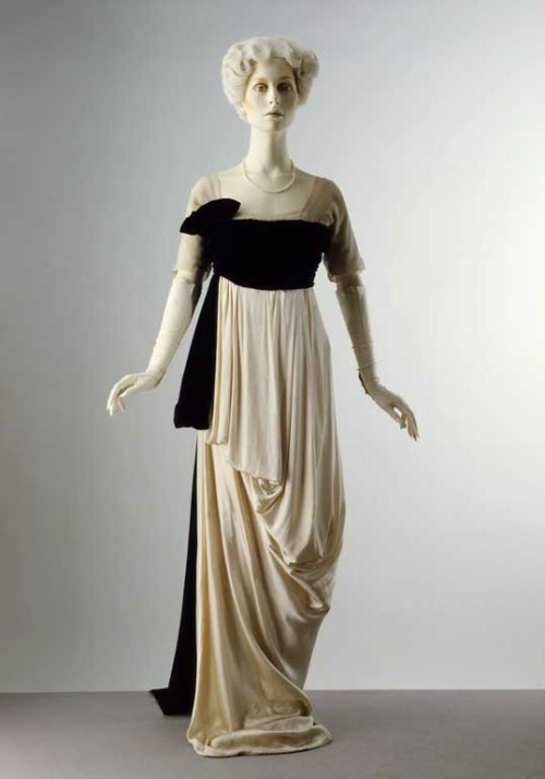 Evening dress owned by Lady Duff Gordon, 1912