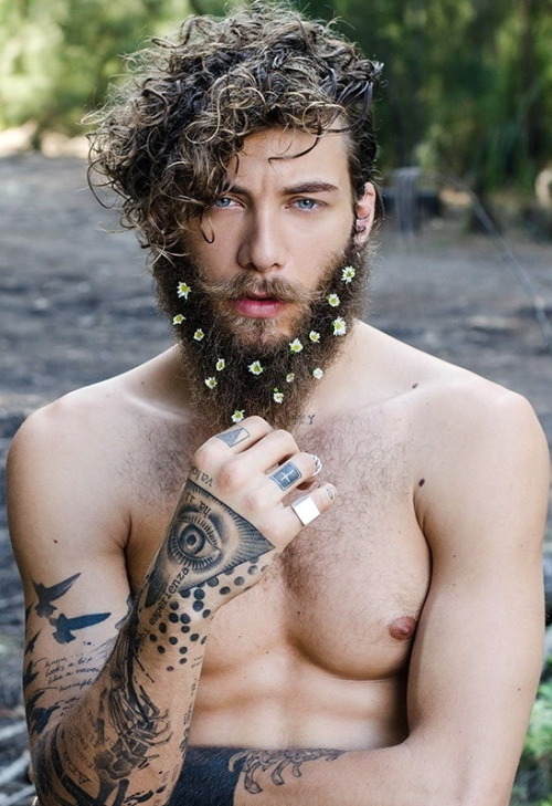 abeautifulindiscretion:  Flower Beard