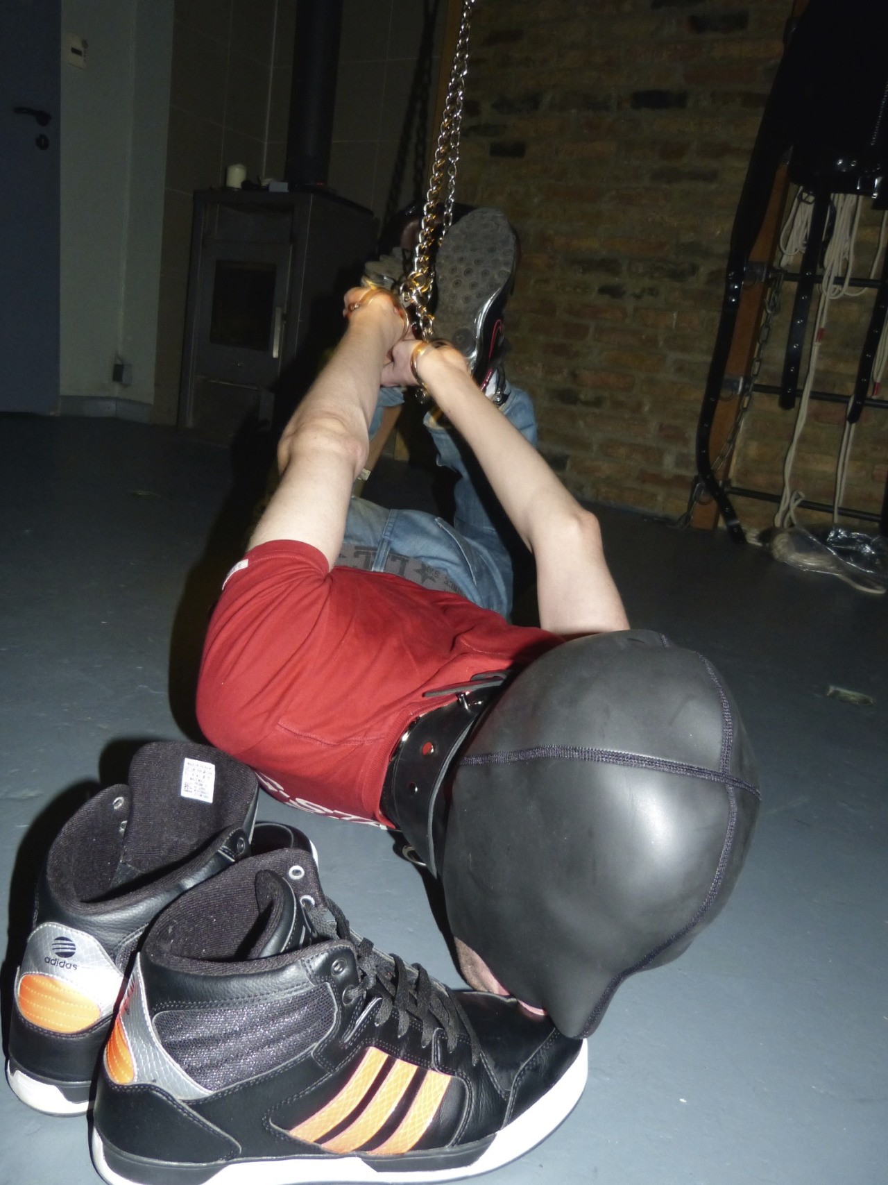 tiedup4pleasure:  go for it !!!!!      GR: just_evil
