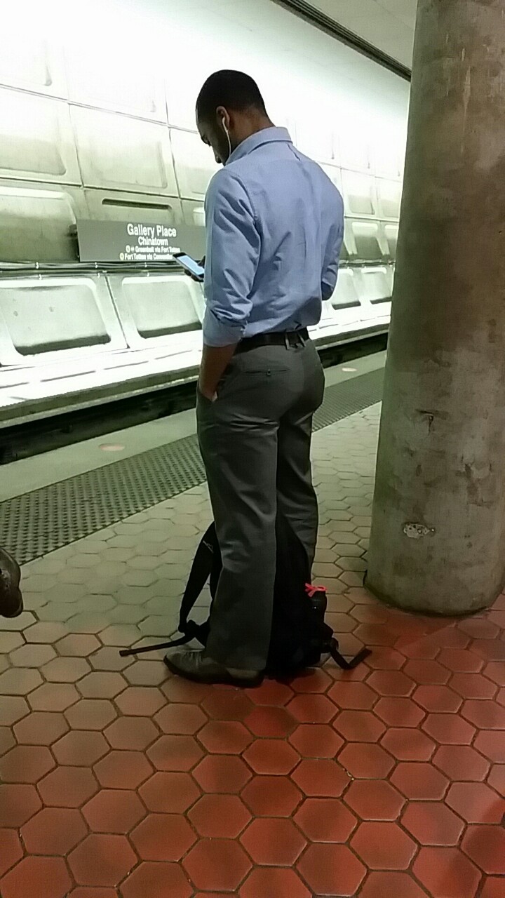 justchillingpapi:  Heading to work spy pic Nice ass!