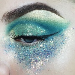 miss-mandy-m:  Makeup Mondays:  Mermaid glitter