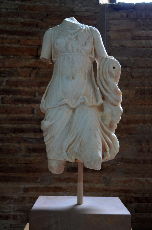 greek-museums: Archaeological Museum of Ancient Sicyon: The Sicyon Museum is housed in part of the R