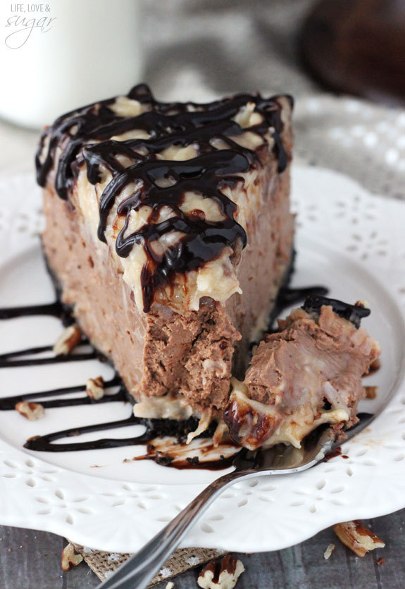 craving-nomz:  German Chocolate Cheesecake