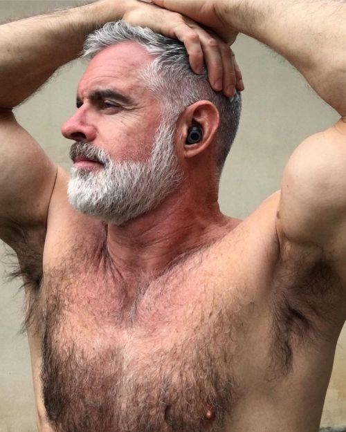 https://64.media.tumblr.com/3e6c99a33250aefcb947e5dd0f7331e4/59f2d5d531f12b81-23/s500x750/fbf0d78d6f9316798ff6ea34b13578b0444adbbd.jpg