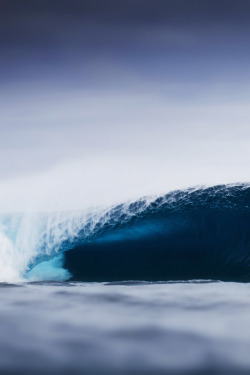 highenoughtoseethesea:  Cloudbreak Photo: Stu Gibson 