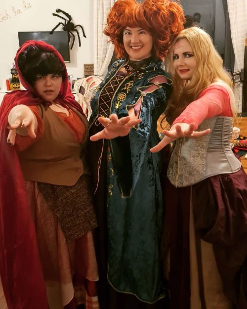 Happy Halloween my dancers beneath the hawthorn tree! It’s just a little #HocusPocus… Last year my f