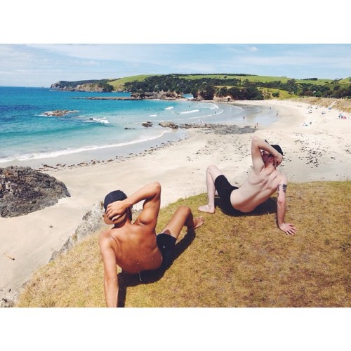 paramoreupdates: Taylor with Zac Farro in New Zealand 