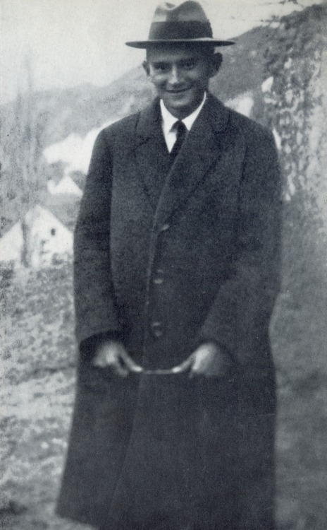 franzkavkas:smiling kafka masterpost, for reasons