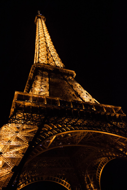 Porn photo breathtakingdestinations:  Eiffel Tower -