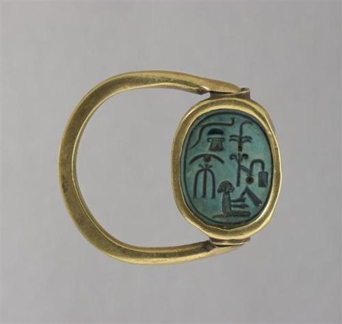 Ancient Egyptian swivel ringSwivel ring with a scarab on one side and the name of Iahmes, seal of th