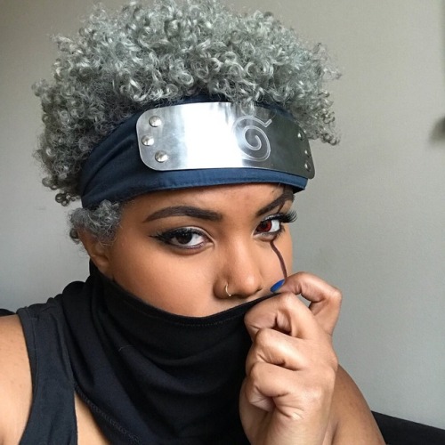 sailoryoshee:I totally didn’t dye my hair silver for Daddy Kakashi