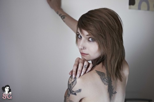 namaste-azaadi:  She is attractive ^-^  Her body ♥
