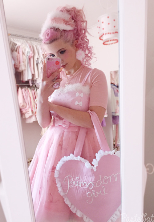 pastelbat:Powder puff girl fashion (♡ε♡ )Outfit rundown: Hair extensions: VPfashion Headdress and “u