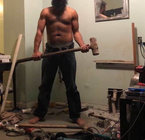 littlemisfit: thewolfatethesheep: When you get hot while working and your partner is creepin and ask