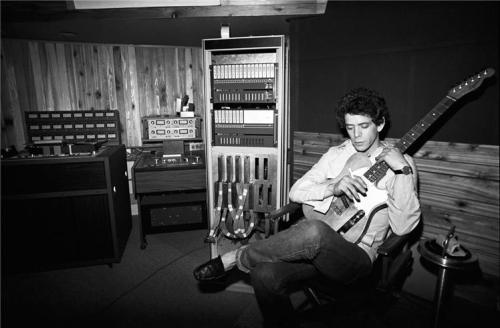 Porn rezeew:  Lou Reed, 1977. photos