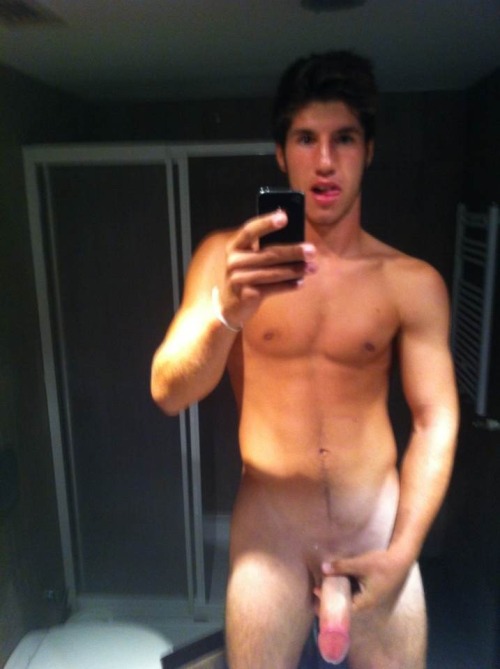 lifewithhunks:  Hunks, Amateurs, Spy, Bulges & Huge Cocks. http://lifewithhunks.tumblr.com/    Hunks, Amateurs, Spy, Bulges & Huge Cocks. http://lifewithhunks.tumblr.com/