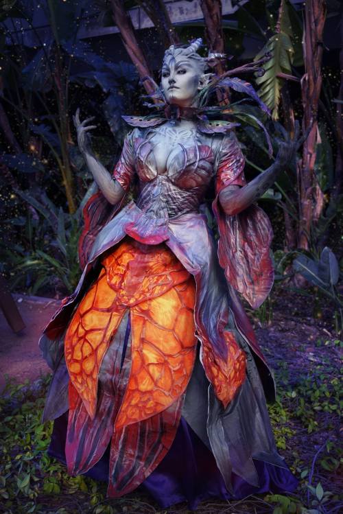 cosplay-gamers:  Guild Wars 2 - Grand Duchess Faolain Cosplay by AliciaLoraine Photography by Eurobeat Kasumi