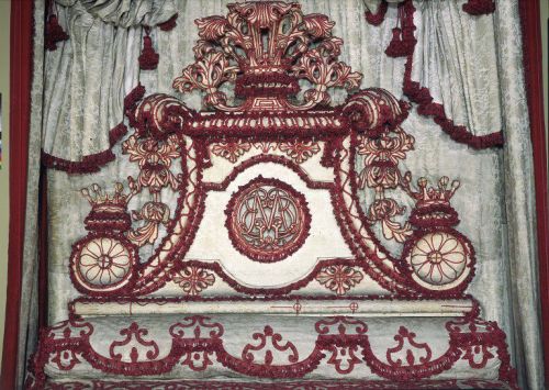 fashionsfromhistory: The Melville Bed c.1700 United Kingdom