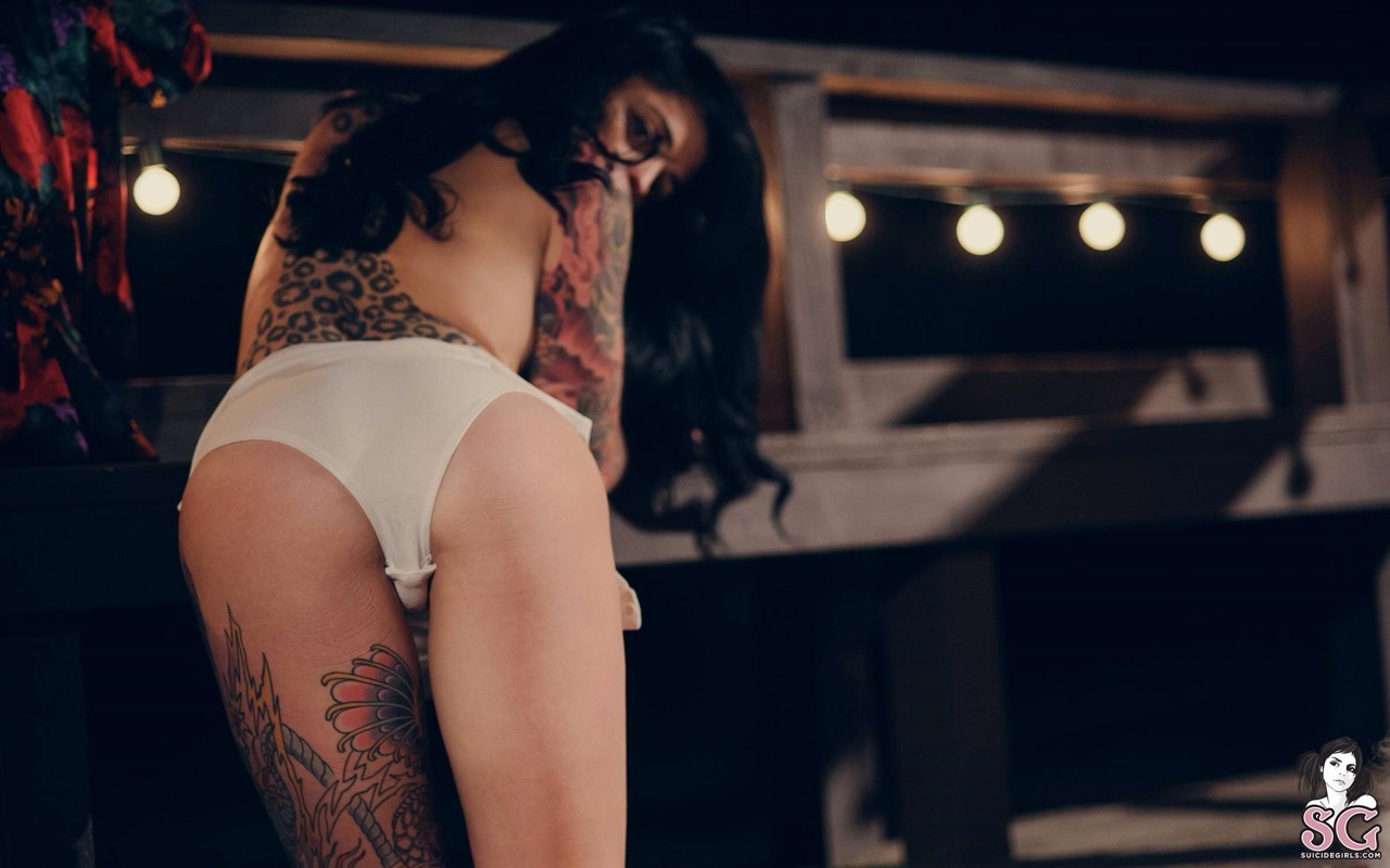 whitelatexmonkey:  Radeo