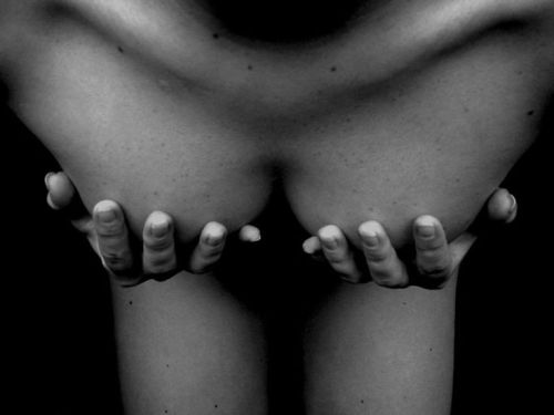 mytrainedwhore: (via TumbleOn) A hand full&hellip;