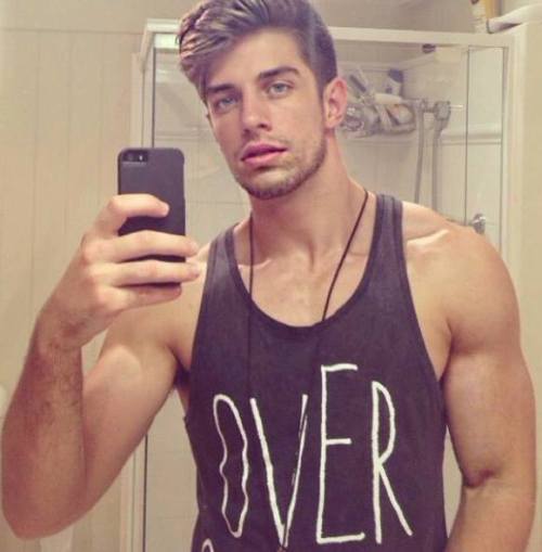 ohlikewow:  adonisarchive:  Ryan Greasley   http://ohlikewow.tumblr.com/