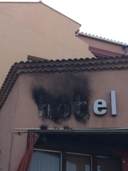 fawnwitch:  youarehe:  thefantasyhasnolimits:  juniperolandia:  lolfactory:  The word “hot” in hotel caught on fire  Too hot  Hot damn  Did they call the police and the fireman?  GodFUCKINGdamnit.