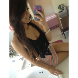 fineasians:  please follow my instagram- janeethinguyen tumblr- hoangoanhthi.tumblr.com ♥Fine Asians♥