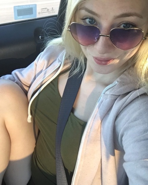 I drive with my leg up sometimes #roadtrip #babygirl #quirky #selfie #blonde #blueeyes #picoftheday 